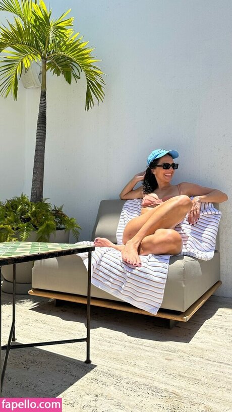 J lia Konrad hot model gallery