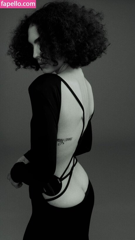 J lia Konrad star top photos