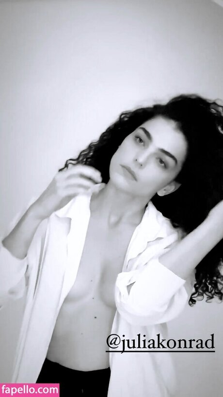 J lia Konrad hot pornstar gallery