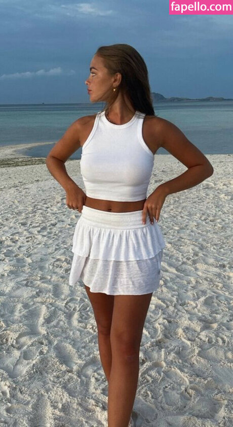 Nathildelinn model adult pics