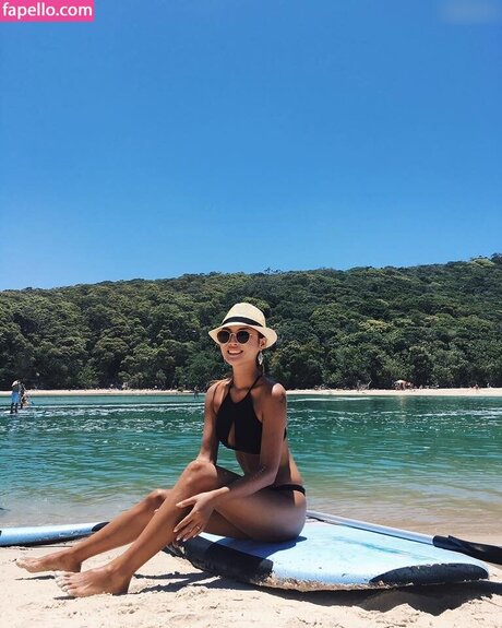 Chailee Son free star photo