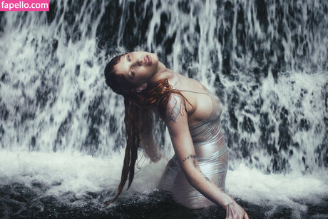 Eartheater pornstar pretty pic