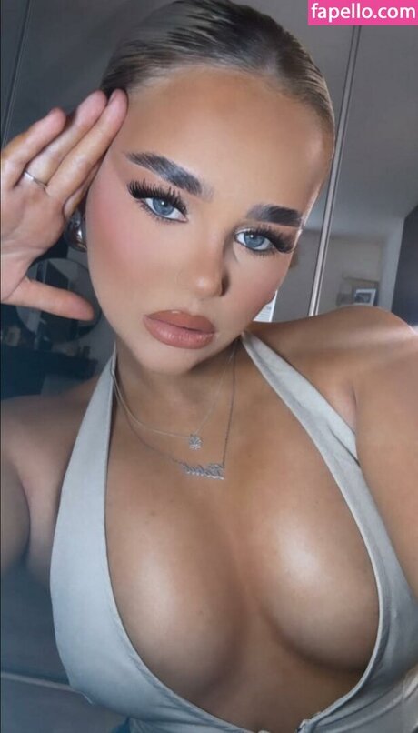 Lotus Petrie adult model image