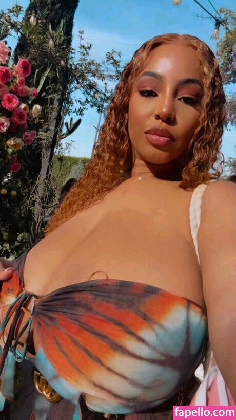 Persephaniificial star naked picture