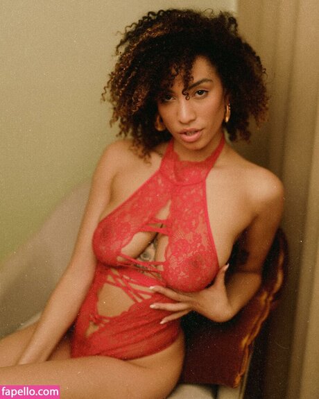 Melissa Patricia model perfect images