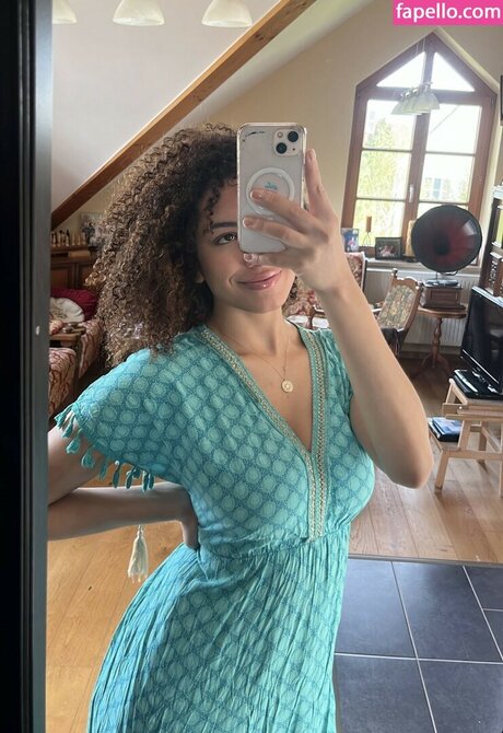 Melissa Patricia model adult pictures