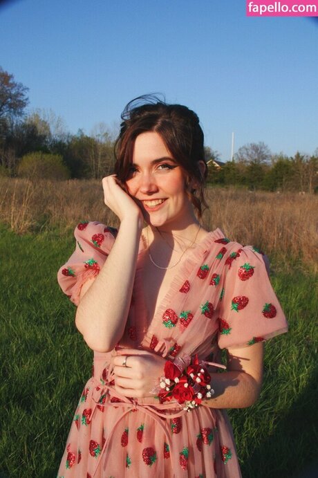 graciecatemakes star sexy picture