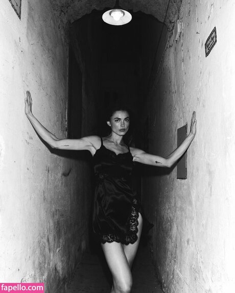 Charleen Weiss model free pictures