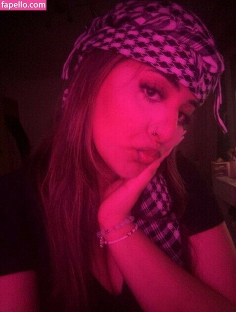 Pinkhealz Xyshams model pornographic image