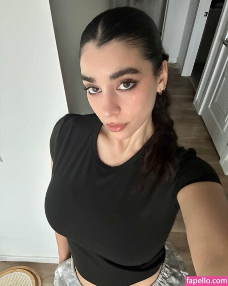 ayaattt xxx model archive