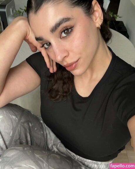 ayaattt star nude photo