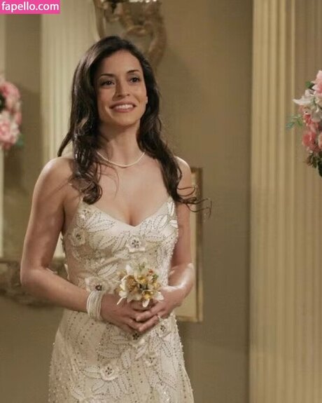 Emmanuelle Vaugier star beautiful picture