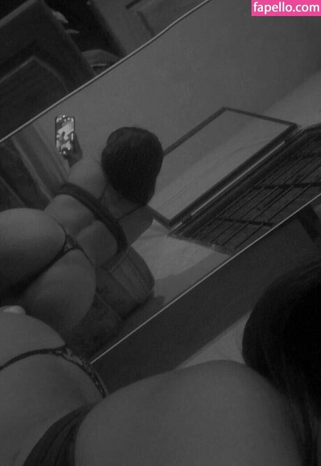 milii01 ok pornstar naked pic