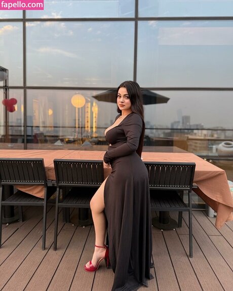 mumtahinaaa_ naked actress photo