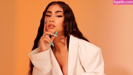 Paloma Mami model sexy archive