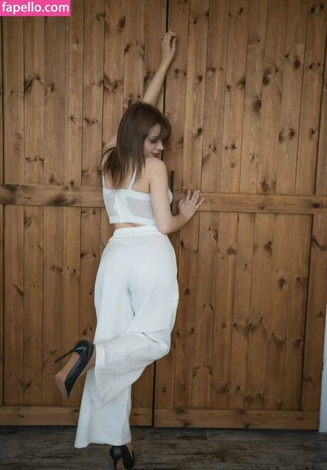 SelenaDearden model best photo