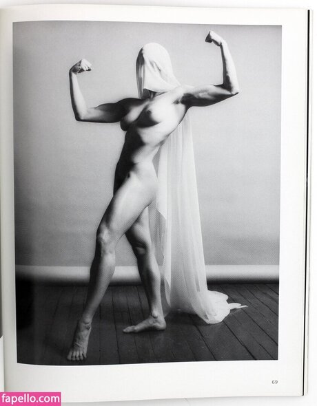 Lady Lisa pretty actress photo