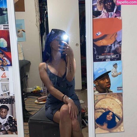 blue skyy21 naked star img