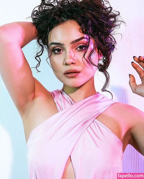 Andrea Londo beautiful model picture