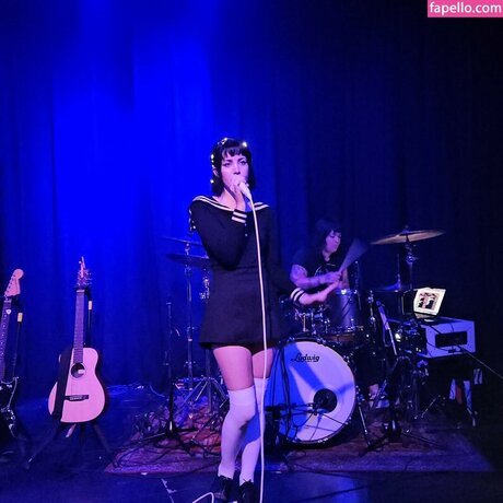 Luna Shadows nudes model archive