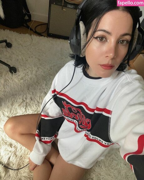 Luna Shadows perfect pornstar pics