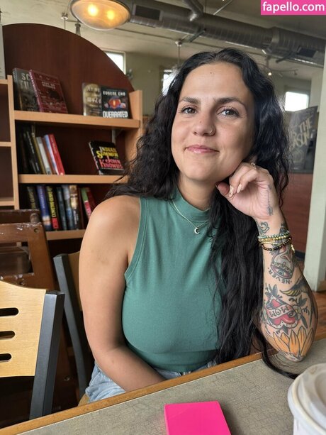 ughhjen model hot pics