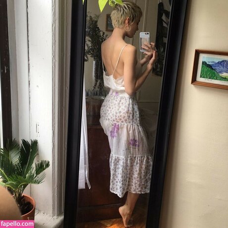 Aidan Noell art model gallery