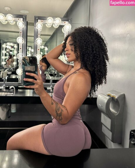 frizzyimposter star art pic