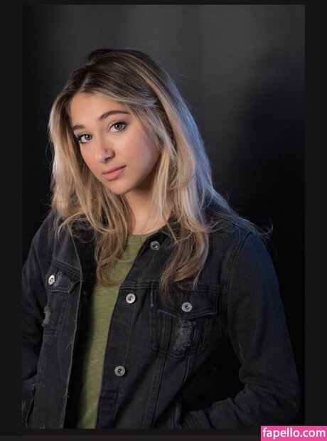 Yelena Friedman model pretty pic