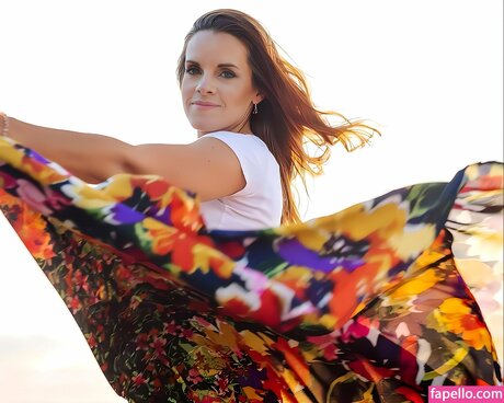 Colette Butler star nude pictures