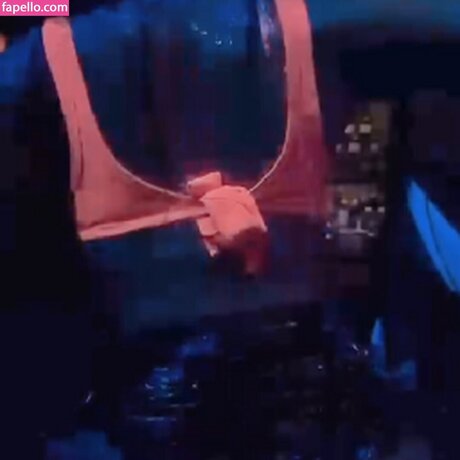 Dj Monaliny Soares naked model gallery