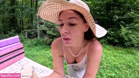 Getting Grounded With Jenna top model image