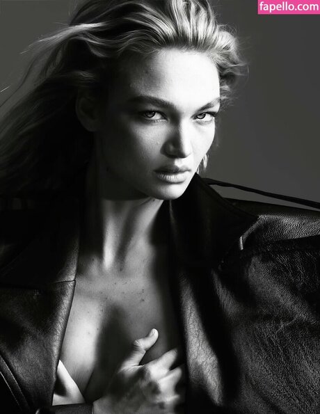 Camille Opp sexy pornstar image