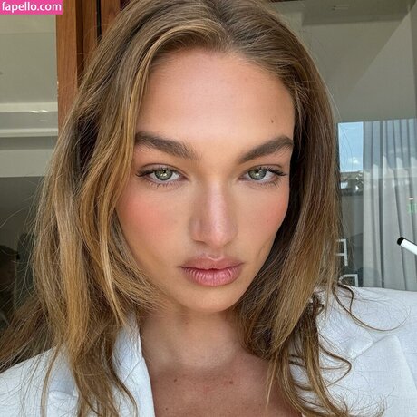 Camille Opp porn model photos