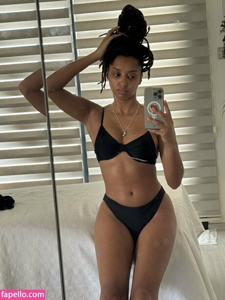 Chokescopio model nude pics