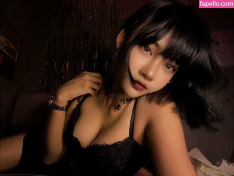 Atiqaaarn model naked img