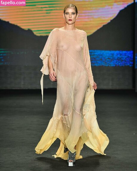 Gianne Albertoni adult model archive