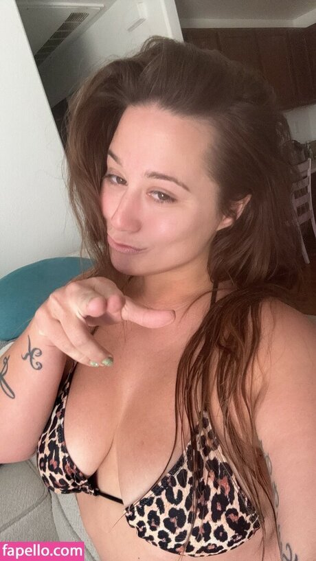 J essence_ art star galleries