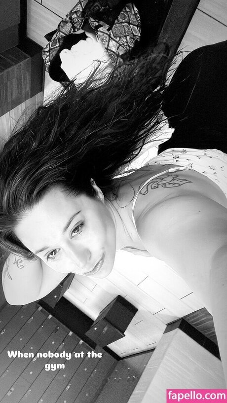 J essence_ sexy actress galleries