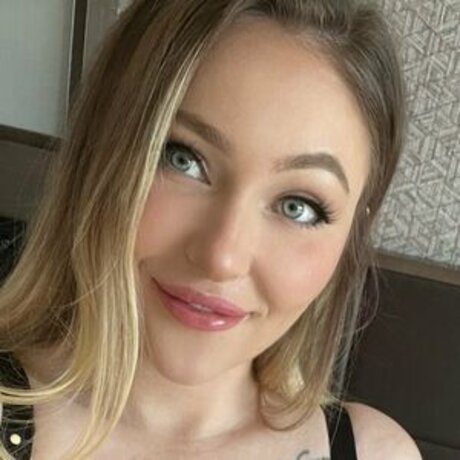 Aria Six sex model images