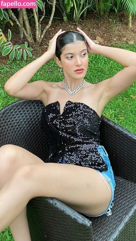 Shanaya Kapoor model erotic pictures