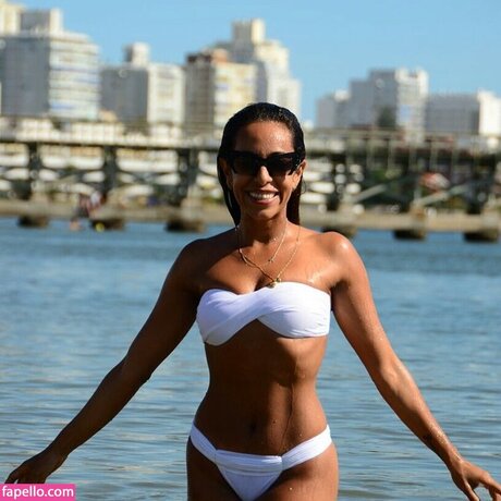 Samantha Schmutz model xxx gallery