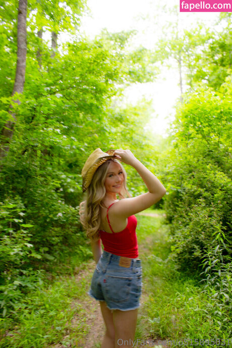 harlowellis exclusive actress gallery