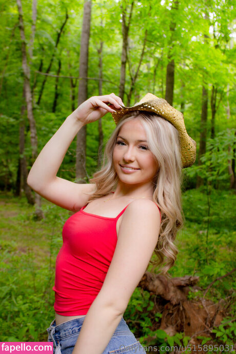 harlowellis adult model photo