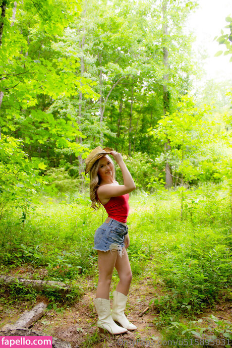 harlowellis beautiful actress photos