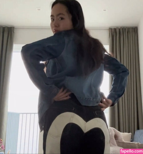 Riishka Asmr sexy model picture