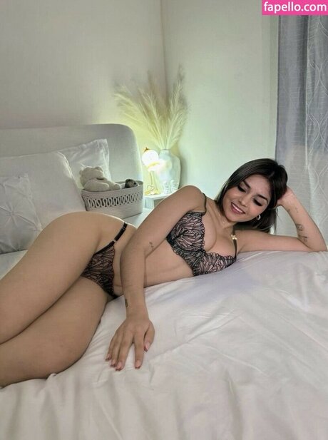 soyloruga model top pictures