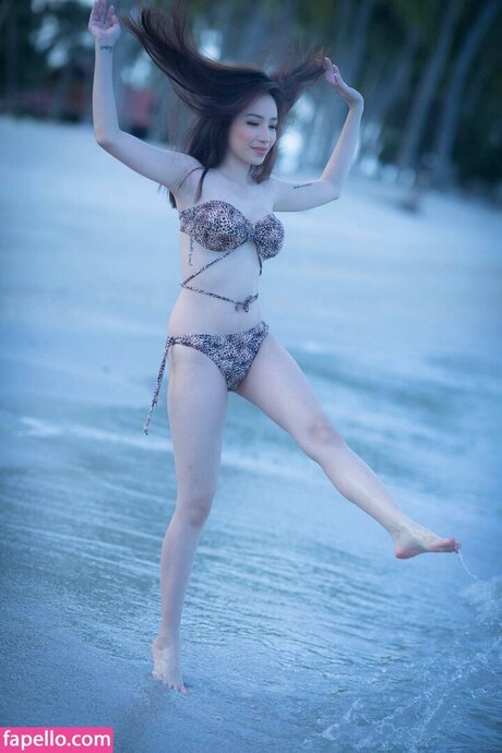 Kim Luz pretty model photo