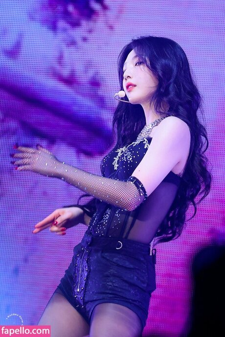 Park Soo young star art pic