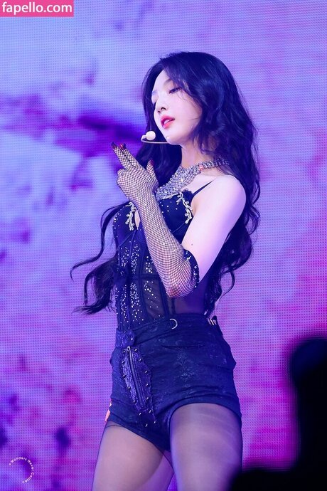 Park Soo young model adult image